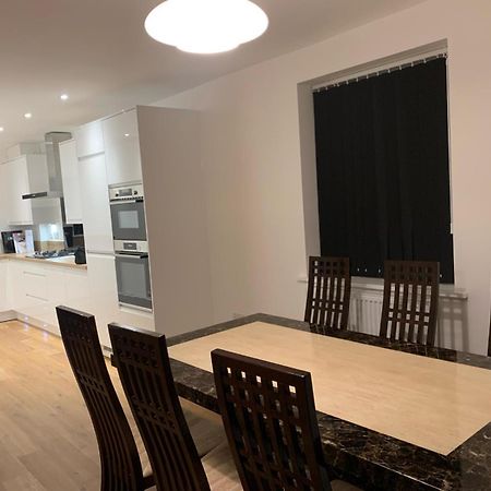 Brand New Entire 4 Bed House Multiple Free Parking Early Check-In Late Check- Out Allowed South Ockendon Exterior foto